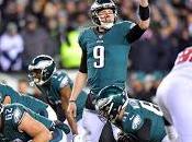 Sólido triunfo Eagles sobre Falcons para luchar Campeonato