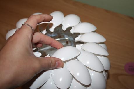 Diy: lámpara con cucharas de plástico