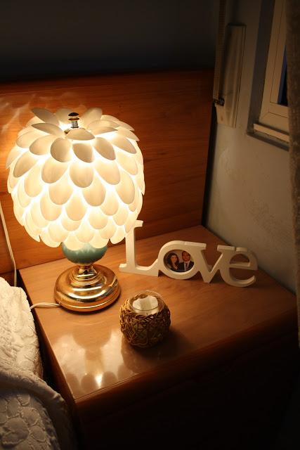 Diy: lámpara con cucharas de plástico