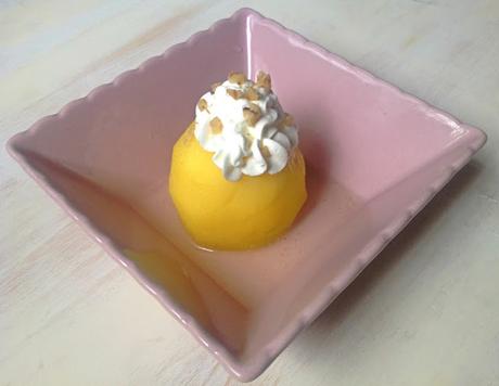 Tufahije, manzanas rellenas de nuez, dulce de Bosnia-Herzegovina