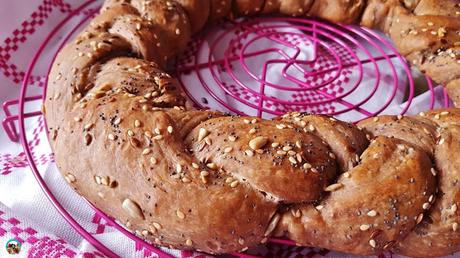 Trenza de canela con ron y semillas