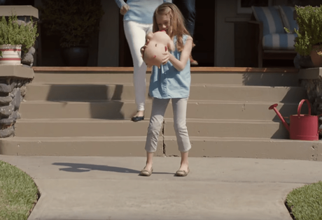 Una hucha de cerdito cobra vida en este adorable anuncio de Banco Santander