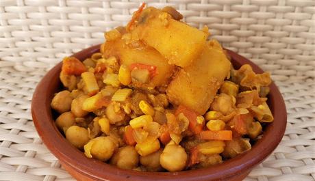 Curry de garbanzos con yuca