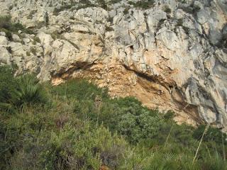 escalando en El Garraf, vía Altimira al Pic del Martell