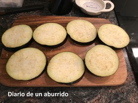 Cocinando con Vázquez Montalbán. Berenjenas con gambas al horno