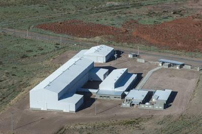 Se firmó la adenda con INVAP para la operación y comercialización de la planta de microfusión en Cutral-Có.