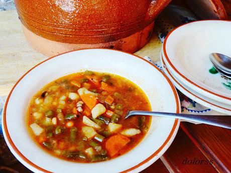 Olla gitana de garbanzos y verduras