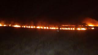Por un rayo anoche seguía ardiendo la zona de la Estancia La Angostura