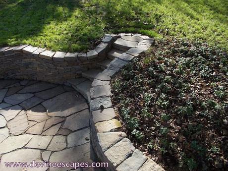 Davin Devine hace esculturas de piedras en su jardín sin usar cemento y son muy originales Davin Devine hace esculturas de piedras en su jardín sin usar cemento y son muy originales