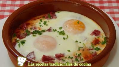 Cómo hacer huevos al plato a la Italiana