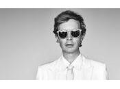 Beck estrena videoclip para