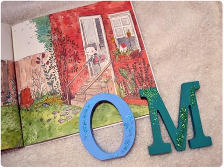 Foto Reseña | Om Foto Reseña | Om