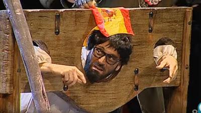 Una chirigota gaditana propone decapitar a Puigdemont por “alta traición”.