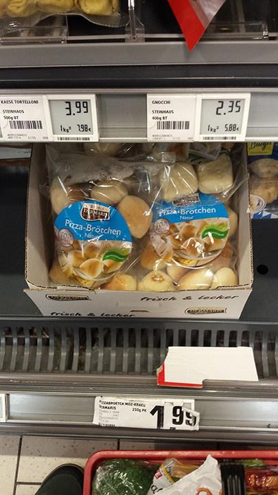 Hace unos días, un amigo alemán me invitó a su cumpleaños... Hace unos días, un amigo alemán me invitó a su cumpleaños...