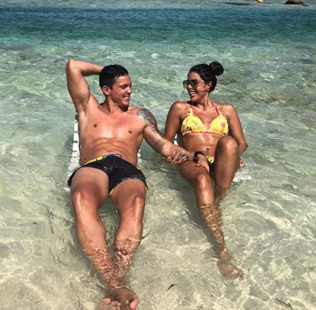 ¿Nuevo novio? Kerly Ruiz (@KerlyRuiz) se escapó a Los Roques con este piloto #Venezuela  (FOTOS)