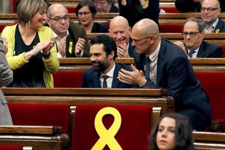 Diputados eligen nuevo presidente del Parlamento de Cataluña.