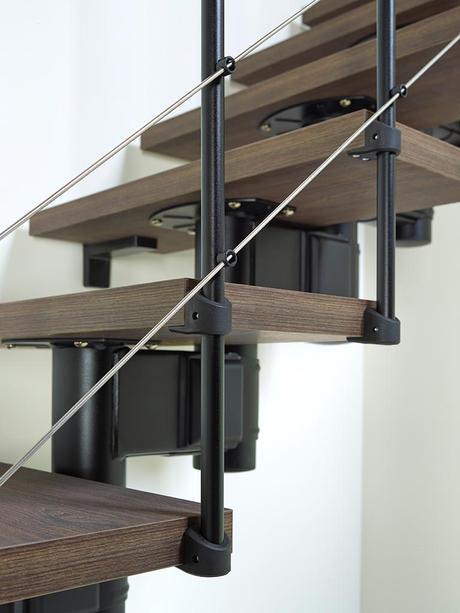 Escalera de tramo con barandilla alambre