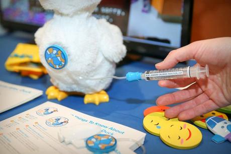 Este peluche está diseñado para ayudar a niños en tratamiento de cáncer