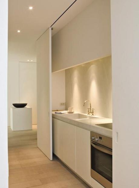 cocina oculta con puerta