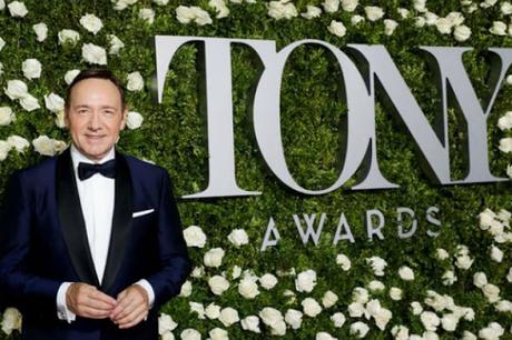 Investigan a Kevin Spacey por acoso sexual  a otro hombre