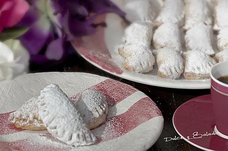 Galletas de Queso Rellenas de Dulce de Moras