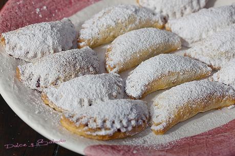 Galletas de Queso Rellenas de Dulce de Moras