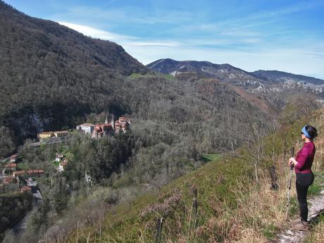 CRUZ DE PRIENA Y VEGA DE ORANDI DESDE COVADONGA
