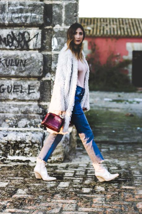 AU REVOIR CINDERELLA