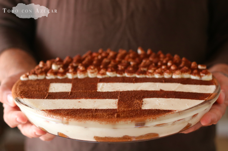 Postre fácil de cuchara, con café y bizcochitos