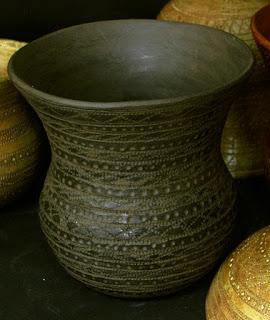 La decoración de un vaso campaniforme del arenero de Miguel Ruiz, de Madrid.   Réplicas de vasos campaniformes, entrada séptima.