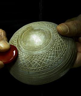 La decoración de un vaso campaniforme del arenero de Miguel Ruiz, de Madrid.   Réplicas de vasos campaniformes, entrada séptima.