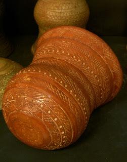 La decoración de un vaso campaniforme del arenero de Miguel Ruiz, de Madrid.   Réplicas de vasos campaniformes, entrada séptima.