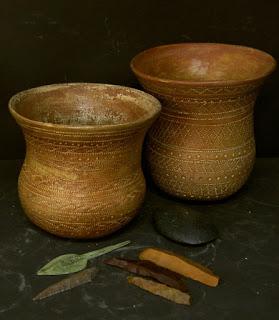 La decoración de un vaso campaniforme del arenero de Miguel Ruiz, de Madrid.   Réplicas de vasos campaniformes, entrada séptima.