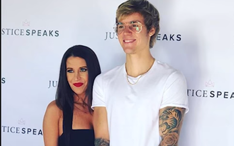 Mamá de Justin Bieber lo defiende de su suegra