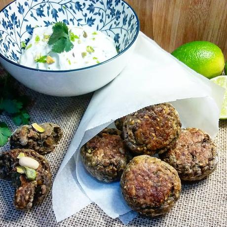 Nuggets de lentejas y dip de yogur [Snacks veganos y nutritivos]