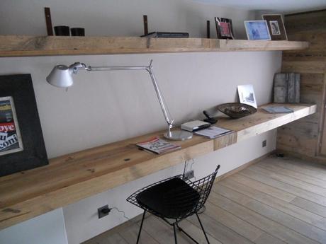 tablones madera revestimiento lavabo piedra estilo nórdico estilo escandinavo estilo alpino chalet suizo casa montaña Casa de madera 