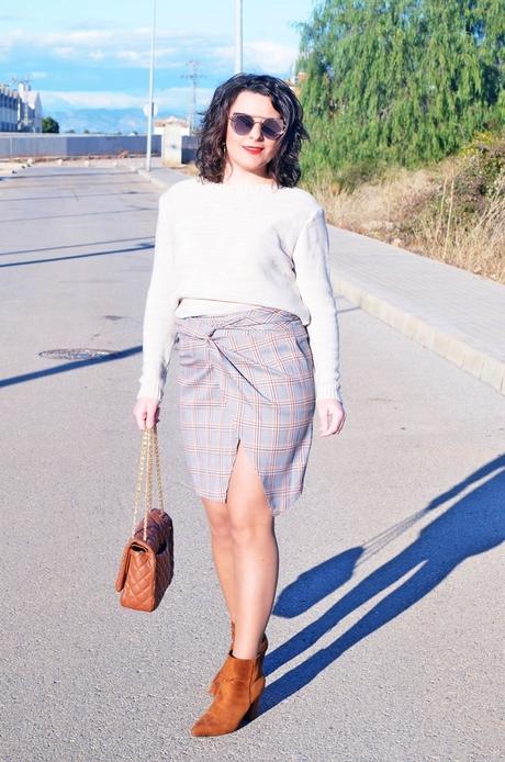 Falda de cuadros asimétrica