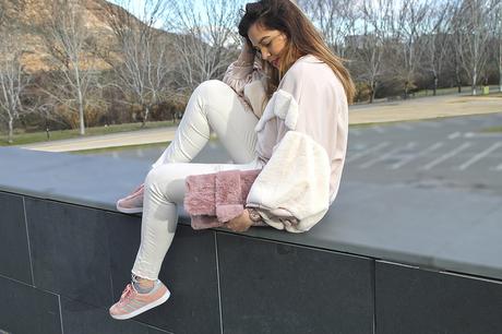 Look con sudadera mangas peluche IMG_41591