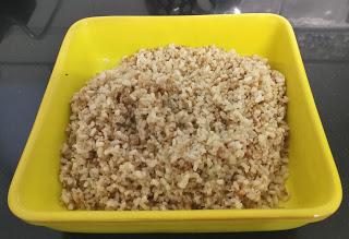 ENSALADA DE ARROZ INTEGRAL CON QUINOA  GRANADA, MANZANA, PASAS Y PIÑONES