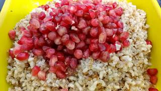 ENSALADA DE ARROZ INTEGRAL CON QUINOA  GRANADA, MANZANA, PASAS Y PIÑONES