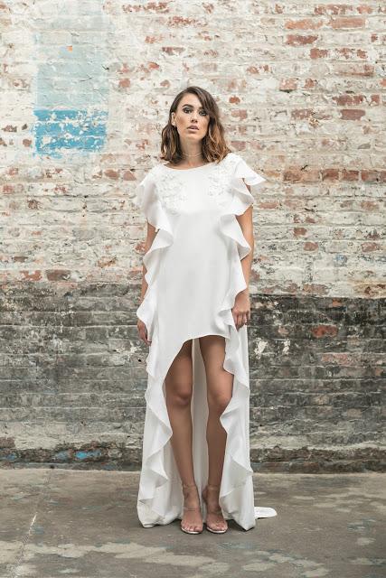 La nueva colección de Rime Arodaky 018 Little White Dress enamora de principio a fin