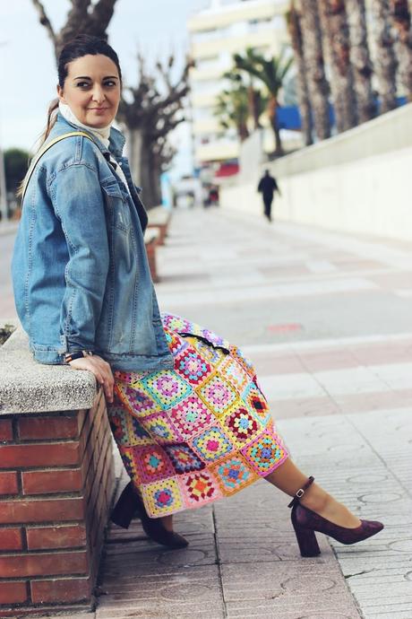 Falda de ganchillo multicolor Falda de ganchillo multicolor