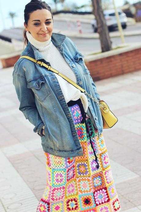 Falda de ganchillo multicolor