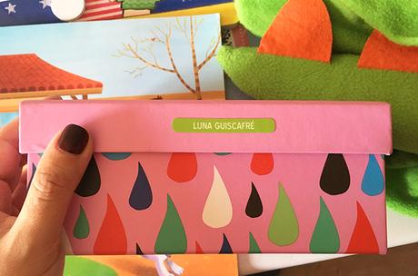 Marcando con las pegatinas personalizadas de Stikets Marcando con las pegatinas personalizadas de Stikets