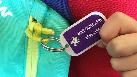 Marcando con las pegatinas personalizadas de Stikets Marcando con las pegatinas personalizadas de Stikets