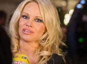 Pamela Anderson Assange "genio" trata ayudar humanidad #WikiLeaks