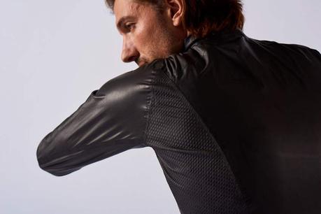 GORE WEAR lanza su nueva colección de chaquetas con la tecnología SHAKEDRY