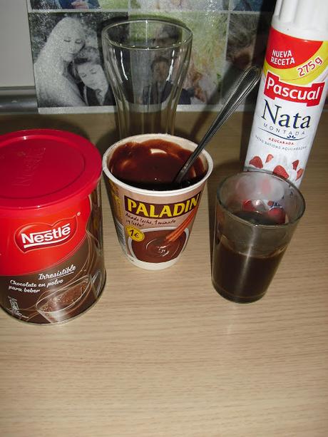 CAFE VIENÉS CON CHOCOLATE FÁCIL CAFE VIENÉS CON CHOCOLATE FÁCIL