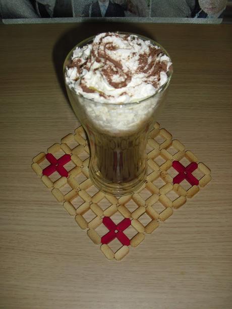 CAFE VIENÉS CON CHOCOLATE FÁCIL CAFE VIENÉS CON CHOCOLATE FÁCIL