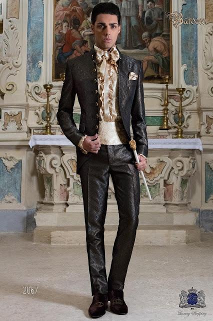 Traje de novio barroco, casaca de época cuello Napoleón en tejido brocado  gris-oro con botones dorados - Paperblog